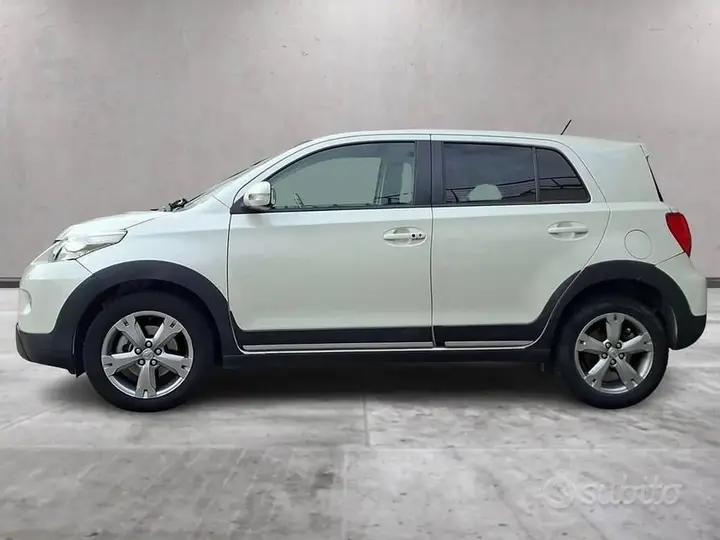 Toyota Urban Cruiser 2010 photo 4