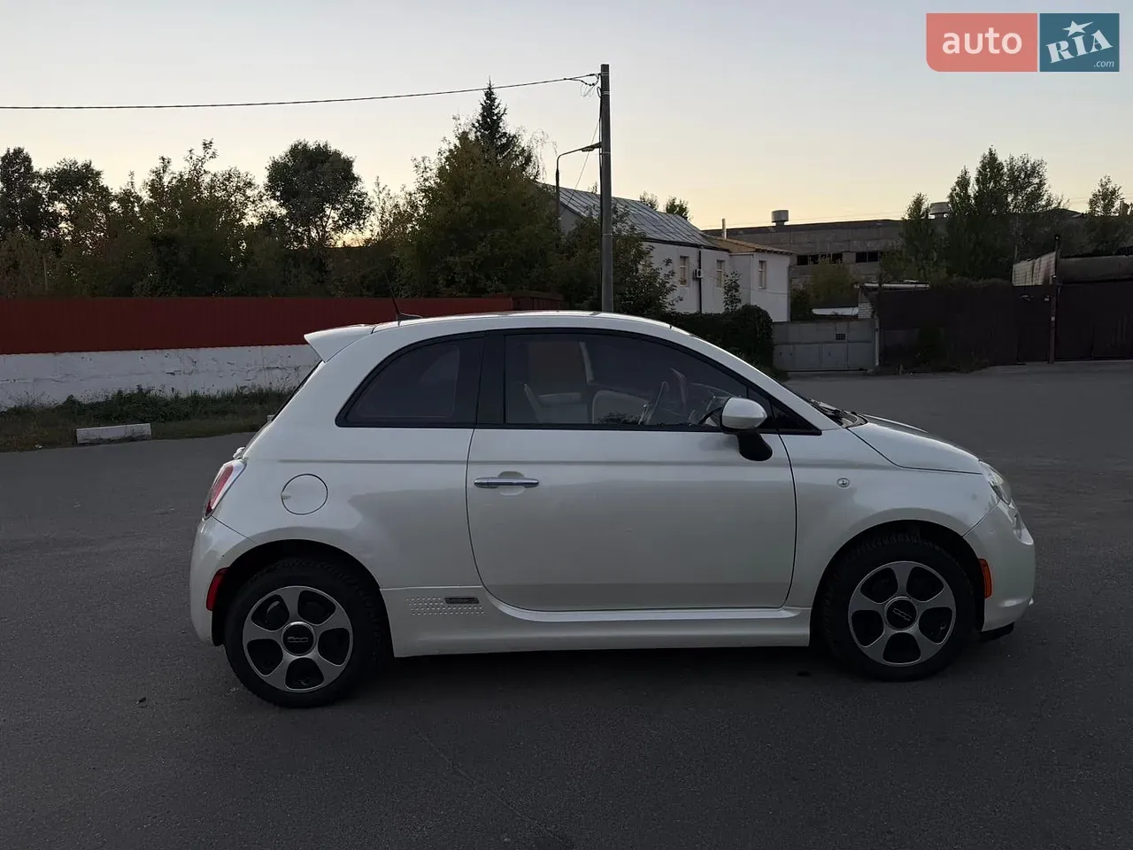 Fiat 500E 2016 photo 3
