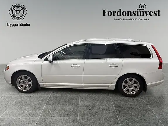 Volvo V70 2013 photo 2