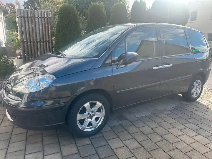 Peugeot 807