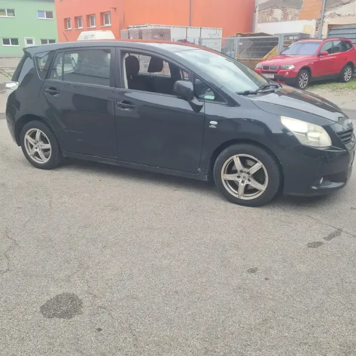 Toyota Verso 2009 photo 2