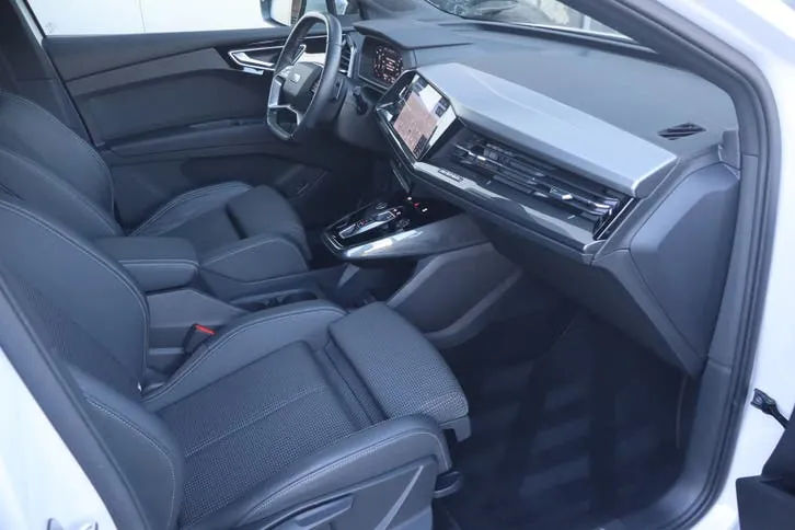 Audi Q4 E-Tron 2023 photo 3