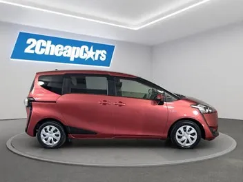 Toyota Sienta 2016 photo 5