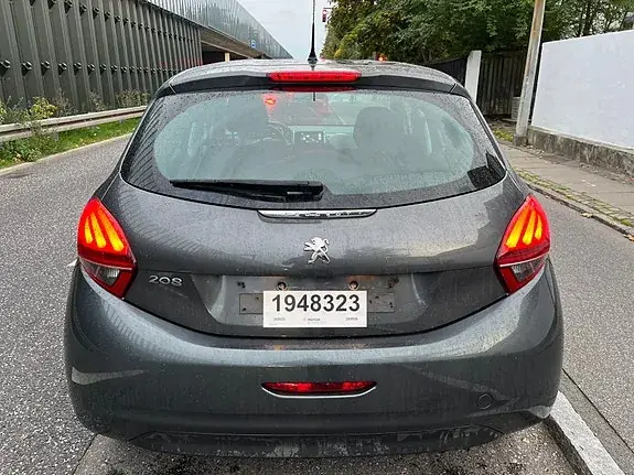 Peugeot 208 2015 photo 4