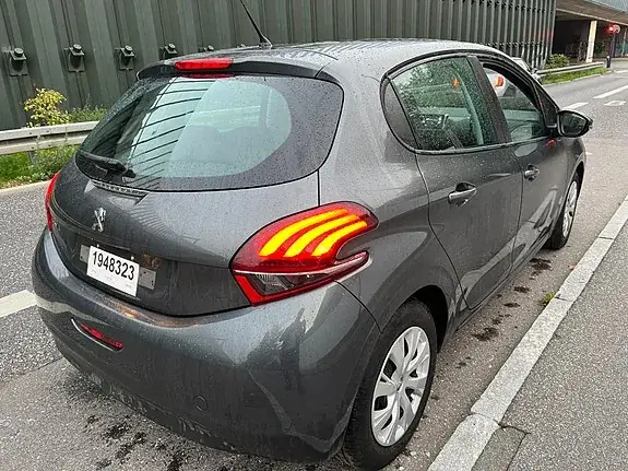Peugeot 208 2015 photo 5