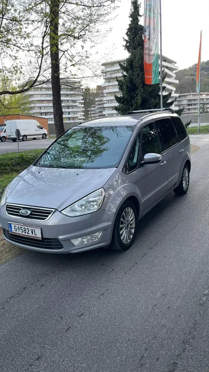 Ford Galaxy 2015 photo 2