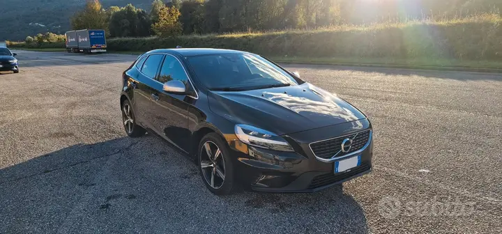 Volvo V40 2018 photo 2