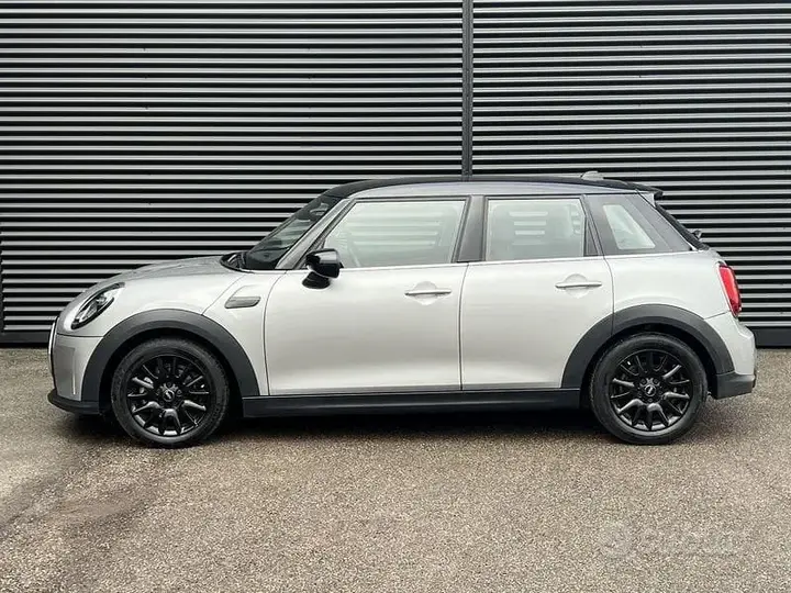Mini Mini Cooper 2024 photo 3