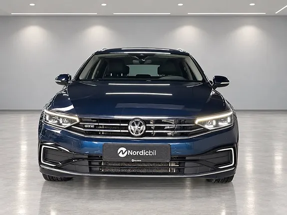 Volkswagen Passat 2020 photo 2