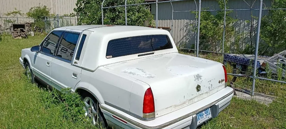 Chrysler New Yorker 1993 photo 3