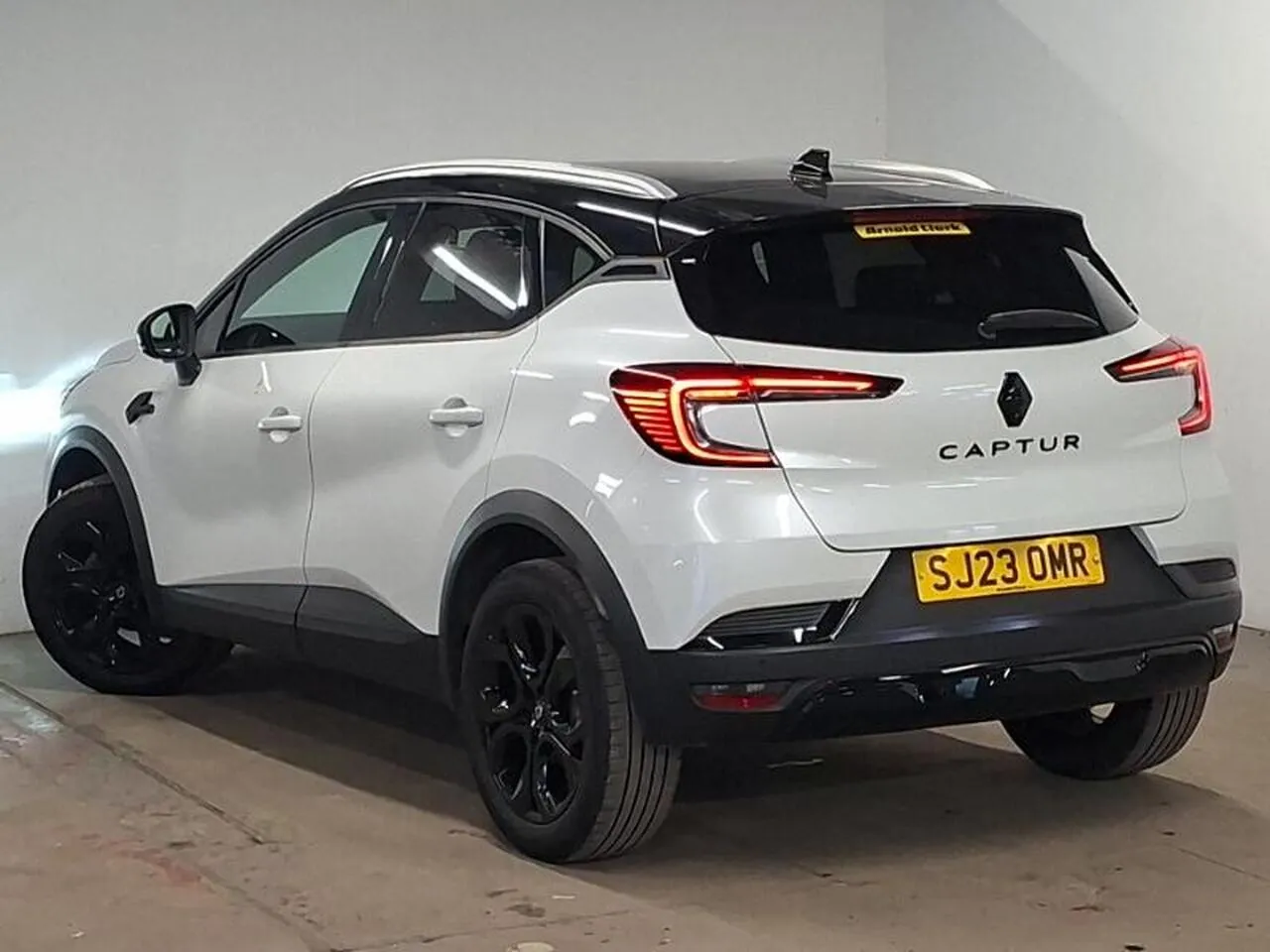Renault Captur 2023 photo 2
