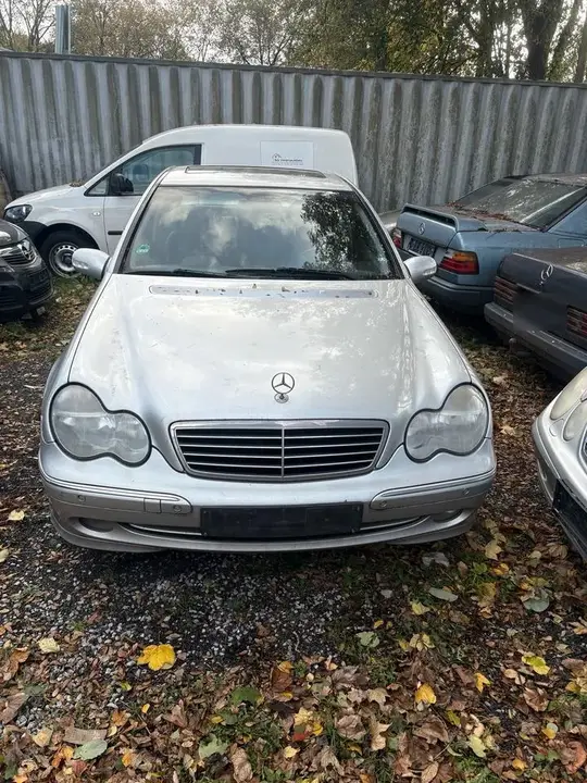 Mercedes-Benz C240