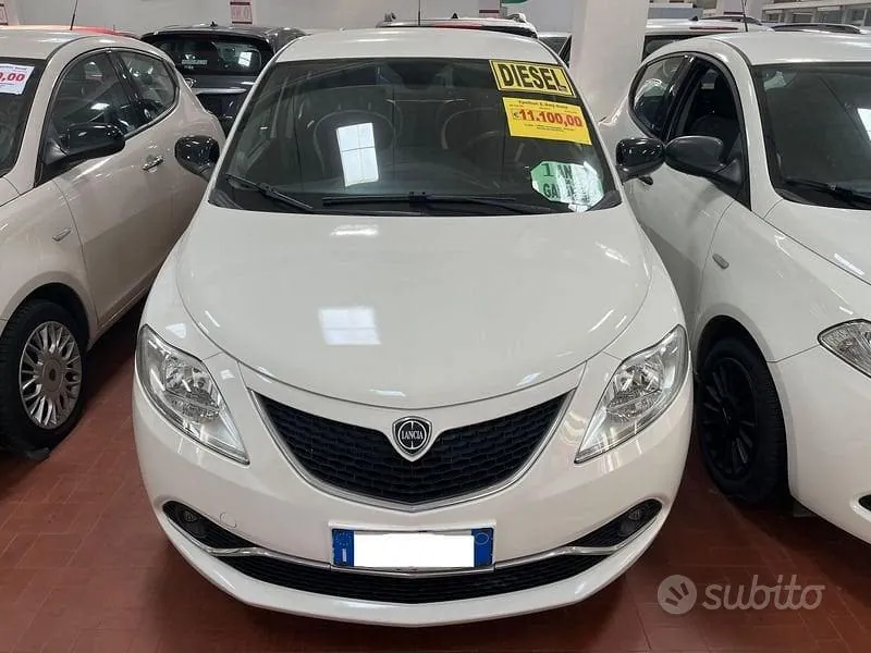 Lancia Ypsilon