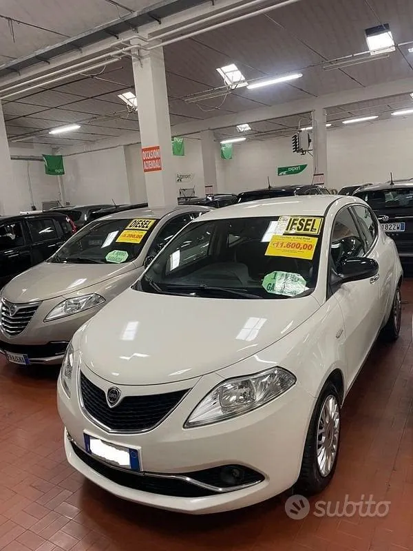 Lancia Ypsilon