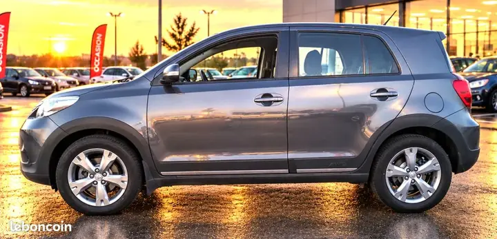 Toyota Urban Cruiser 2009 photo 2