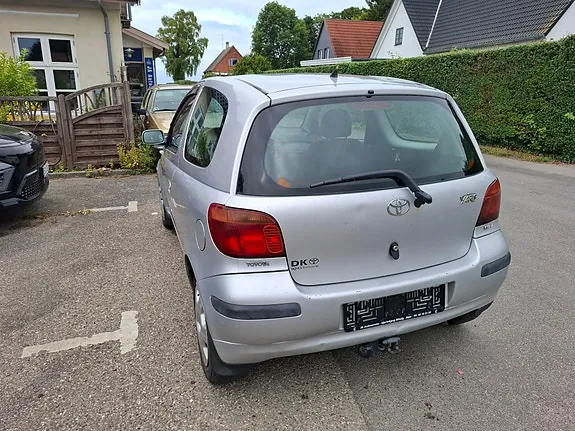 Toyota Yaris 2003 photo 3