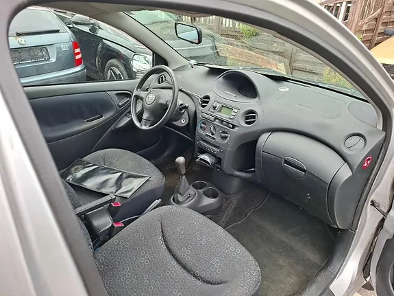 Toyota Yaris 2003 photo 5