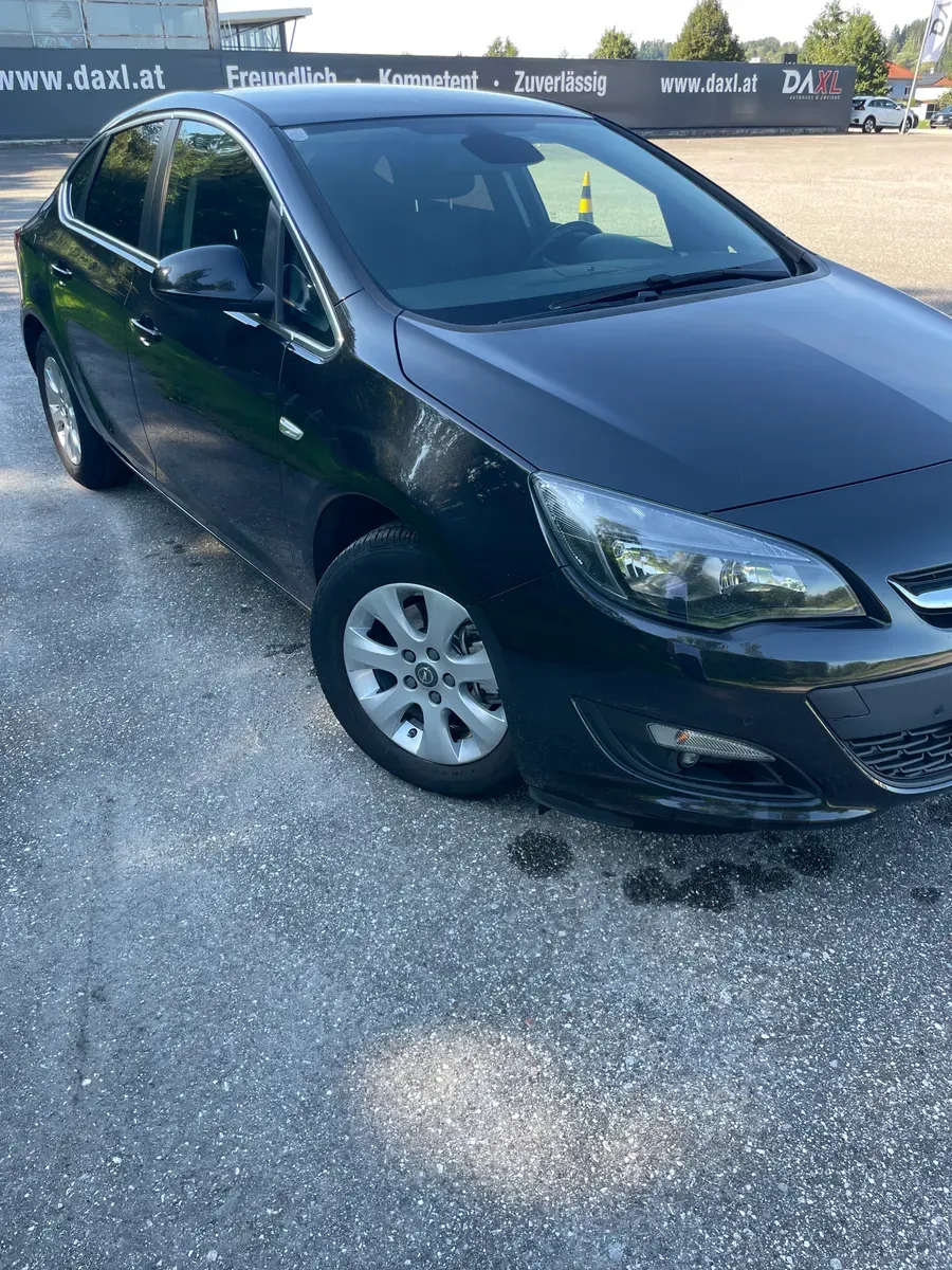 Opel Astra 2016 photo 2