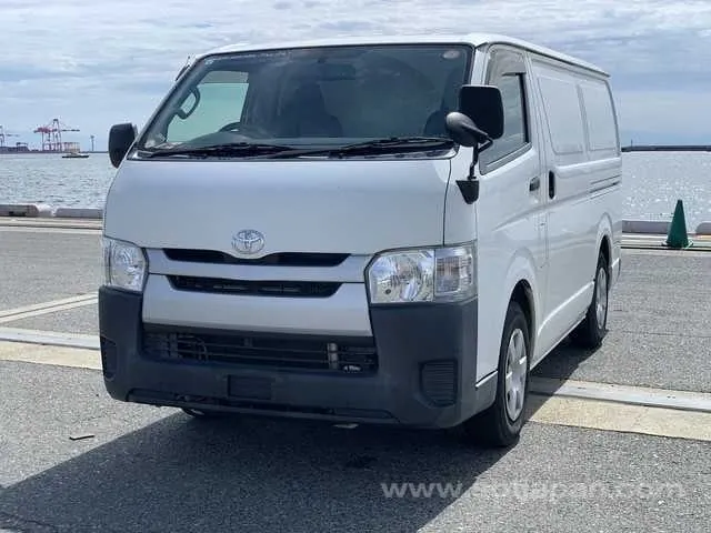 Toyota Hiace Van 2016 photo 2