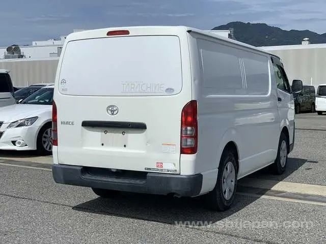 Toyota Hiace Van 2016 photo 4