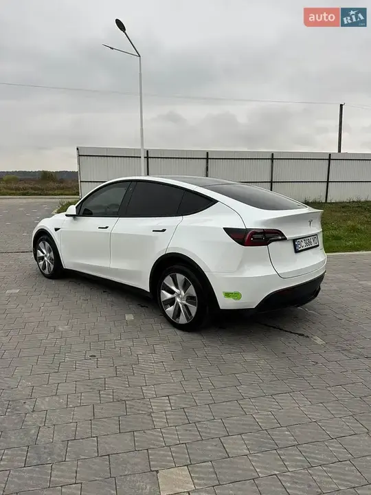 Tesla Model Y 2022 photo 3