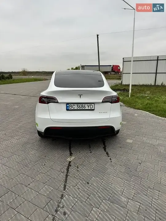 Tesla Model Y 2022 photo 5