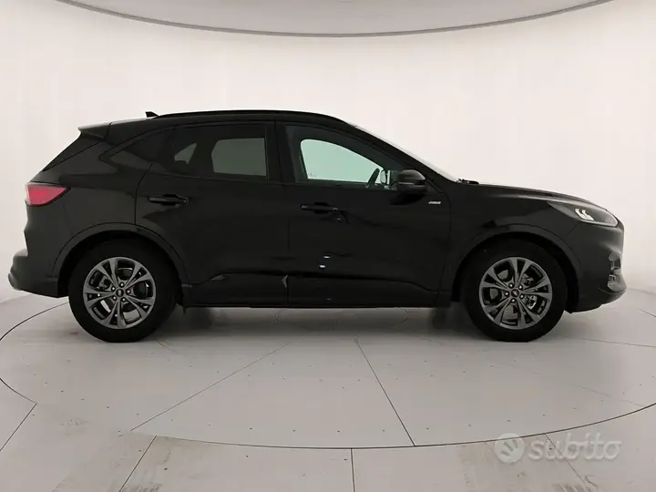 Ford Kuga 2023 photo 3