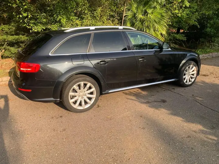 Audi A4 Allroad 2011 photo 5