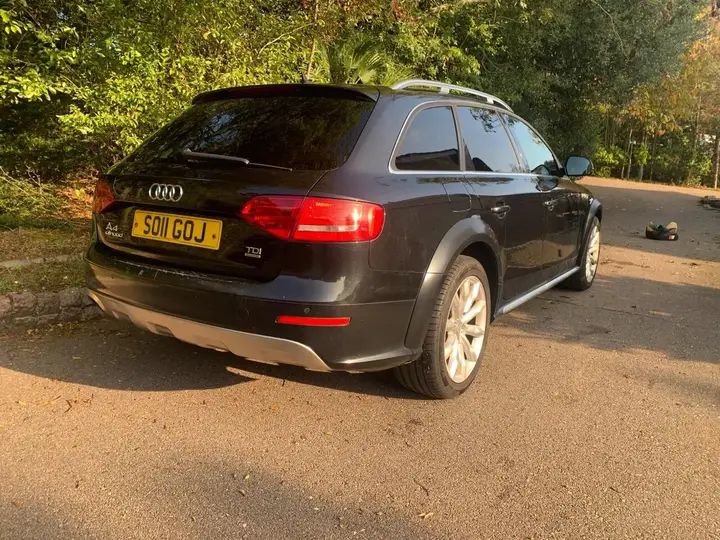 Audi A4 Allroad 2011 photo 4