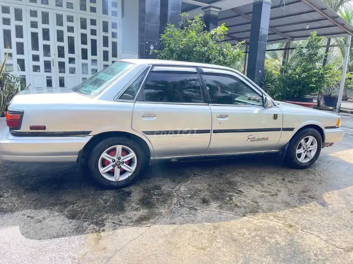 Toyota Camry 1988 photo 4