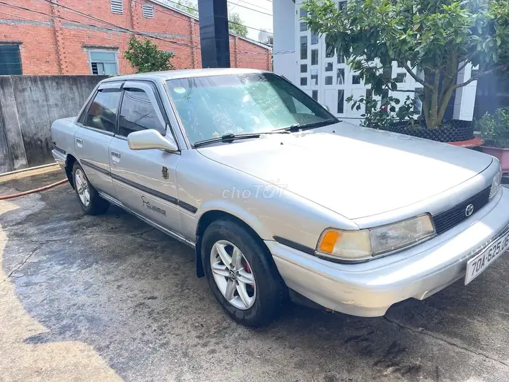 Toyota Camry 1988 photo 2