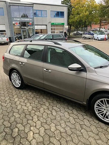Volkswagen Passat 2011 photo 3