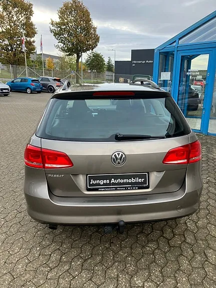 Volkswagen Passat 2011 photo 5
