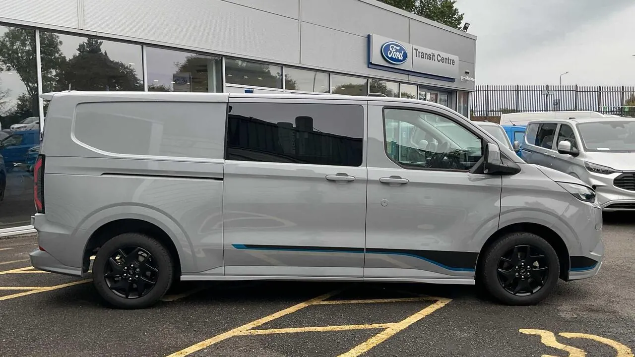 Ford Transit Custom 2025 photo 5
