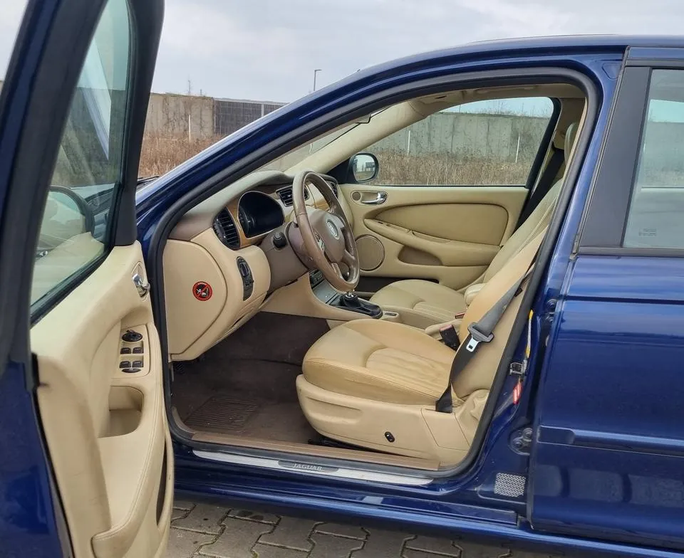 Jaguar X-Type