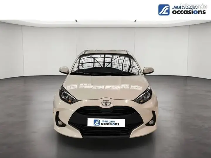 Toyota Yaris 2023 photo 2