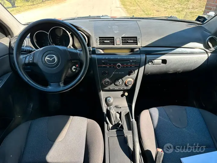 Mazda Mazda3 2004 photo 5