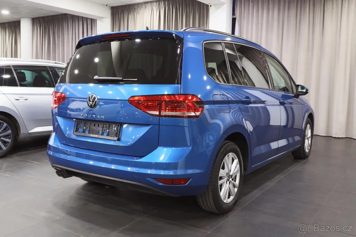 Volkswagen Touran 2023 photo 3