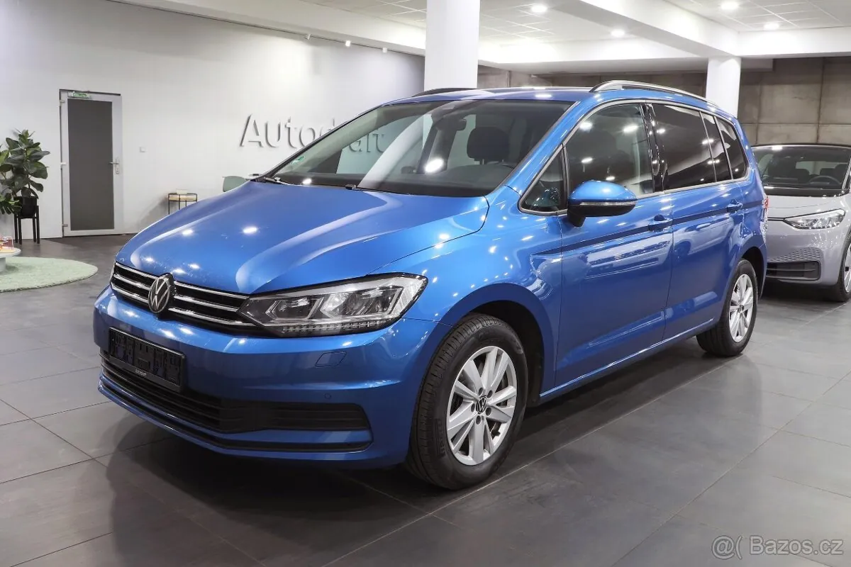 Volkswagen Touran 2023 photo 2