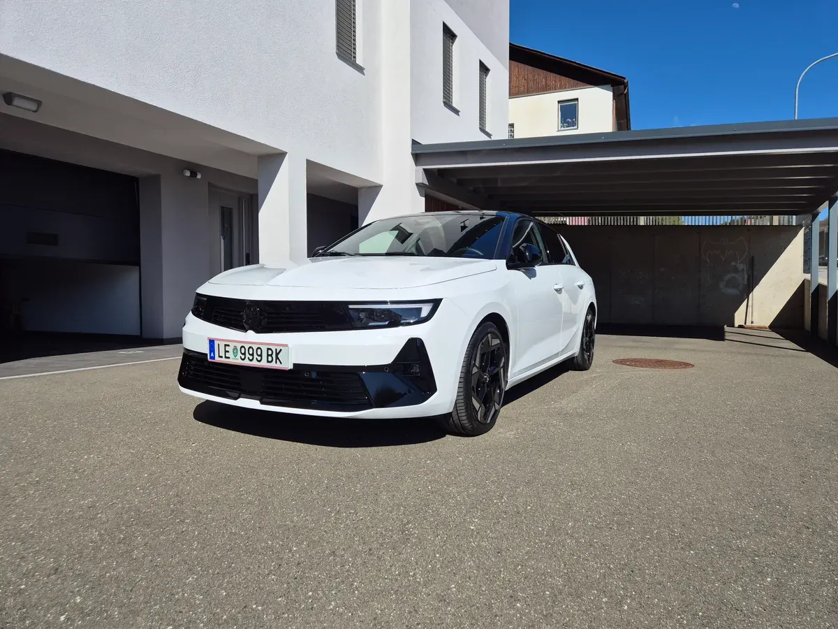 Opel Astra 2023 photo 3