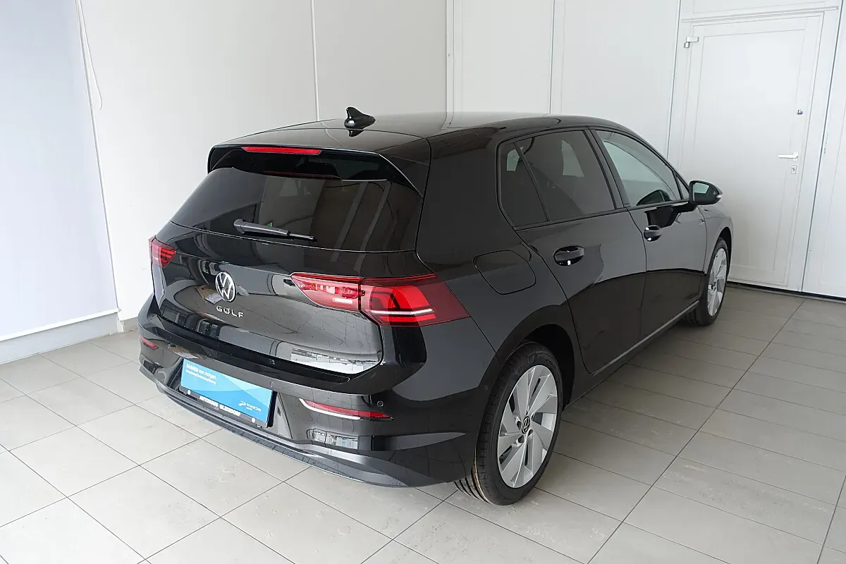 Volkswagen Golf 2026 photo 3