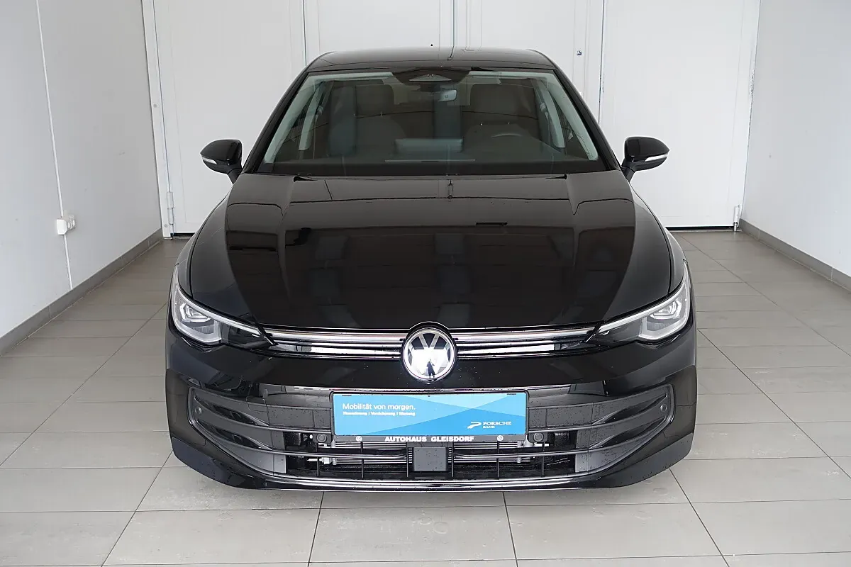 Volkswagen Golf 2026 photo 2