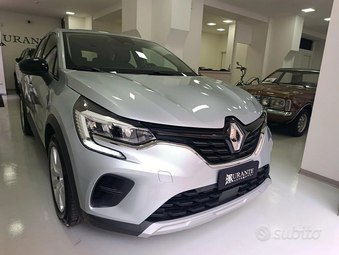 Renault Captur 2024 photo 2