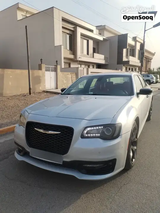 Chrysler 300 2021 photo 2