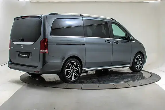 Mercedes-Benz V 300 D 2023 photo 3