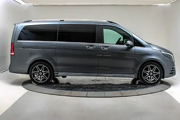 Mercedes-Benz V 300 D 2023 photo 4