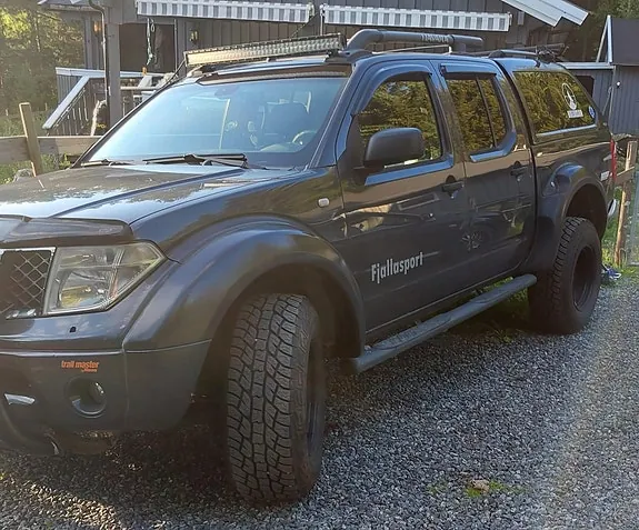 Nissan Navara 2007 photo 2