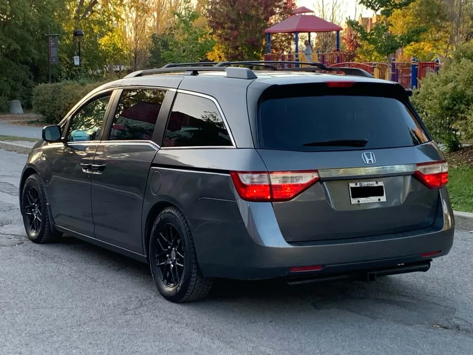 Honda Odyssey 2012 photo 4