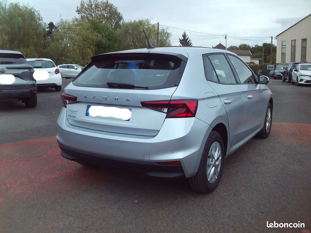 Skoda Fabia 2023 photo 3