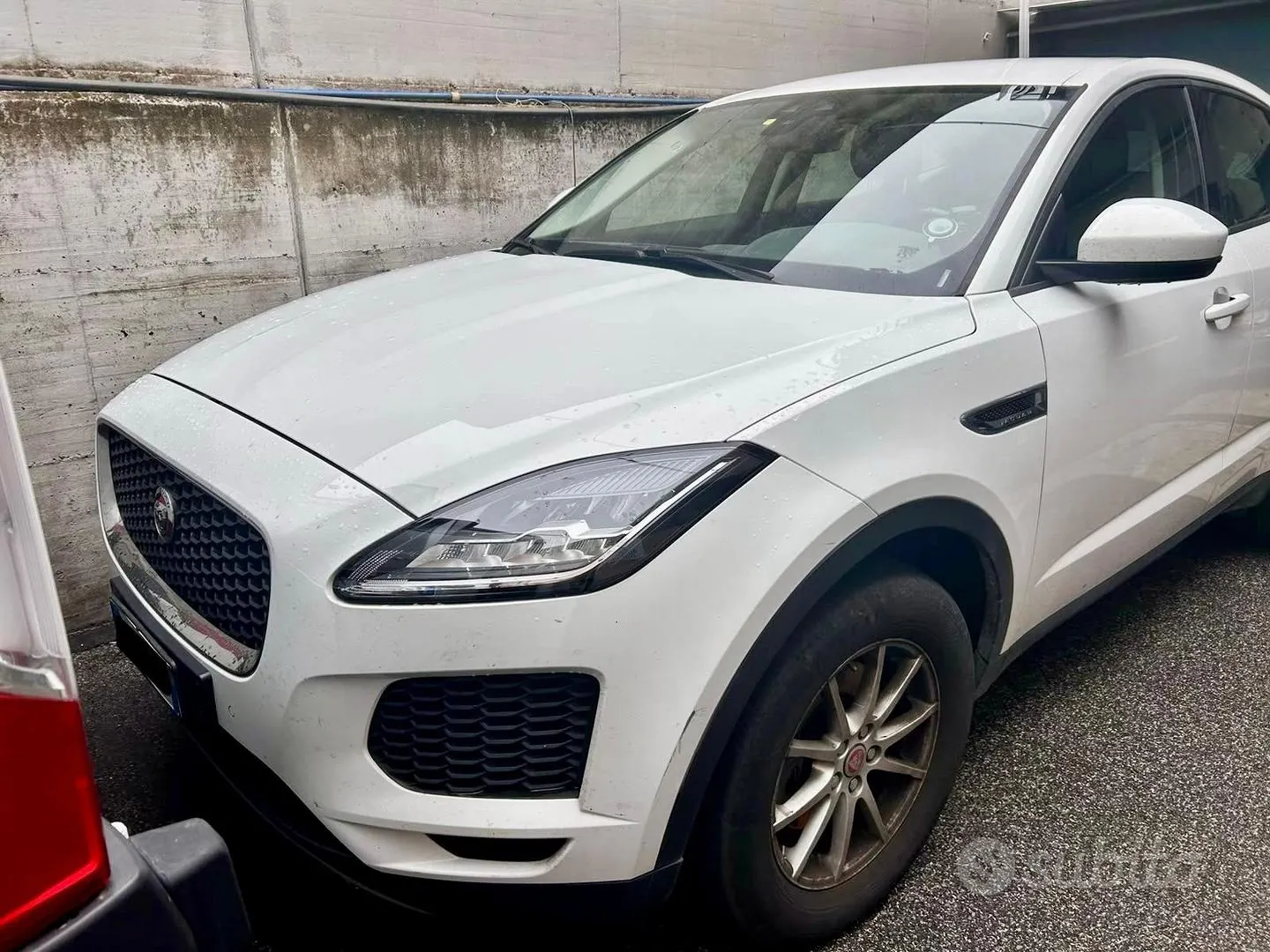 Jaguar E-Pace 2018 photo 2